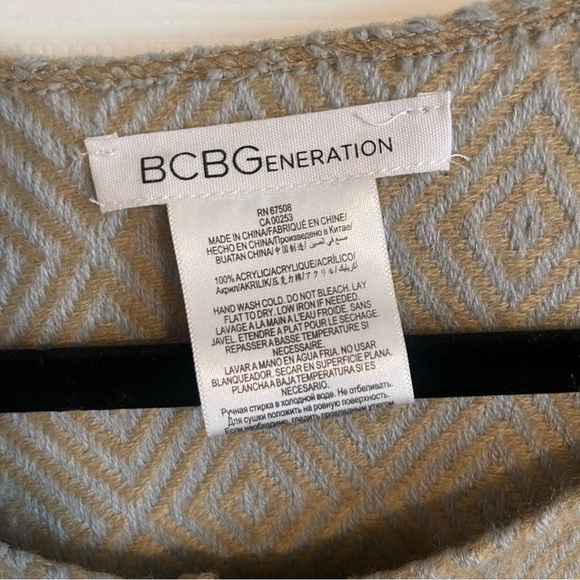 BCBG Poncho - Picture 7 of 8